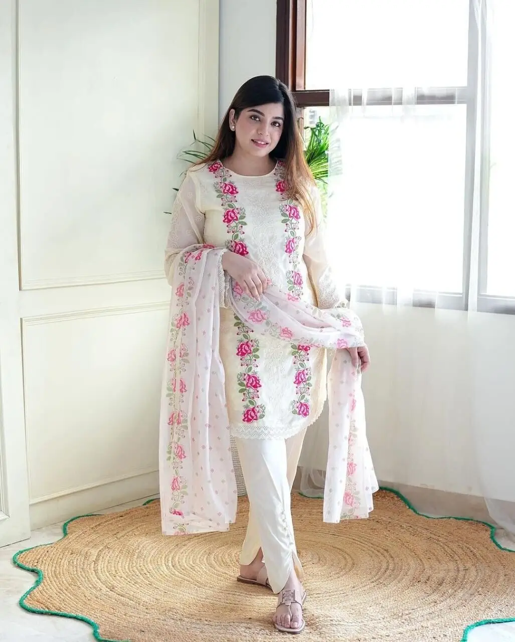 Pakistani Embroidered Salwar Kameez Readymade Women Wedding Wear Kurti Pant Sets
Pakistani Embroidered Salwar Kameez Readymade Women Wedding Wear Kurti Pant Sets