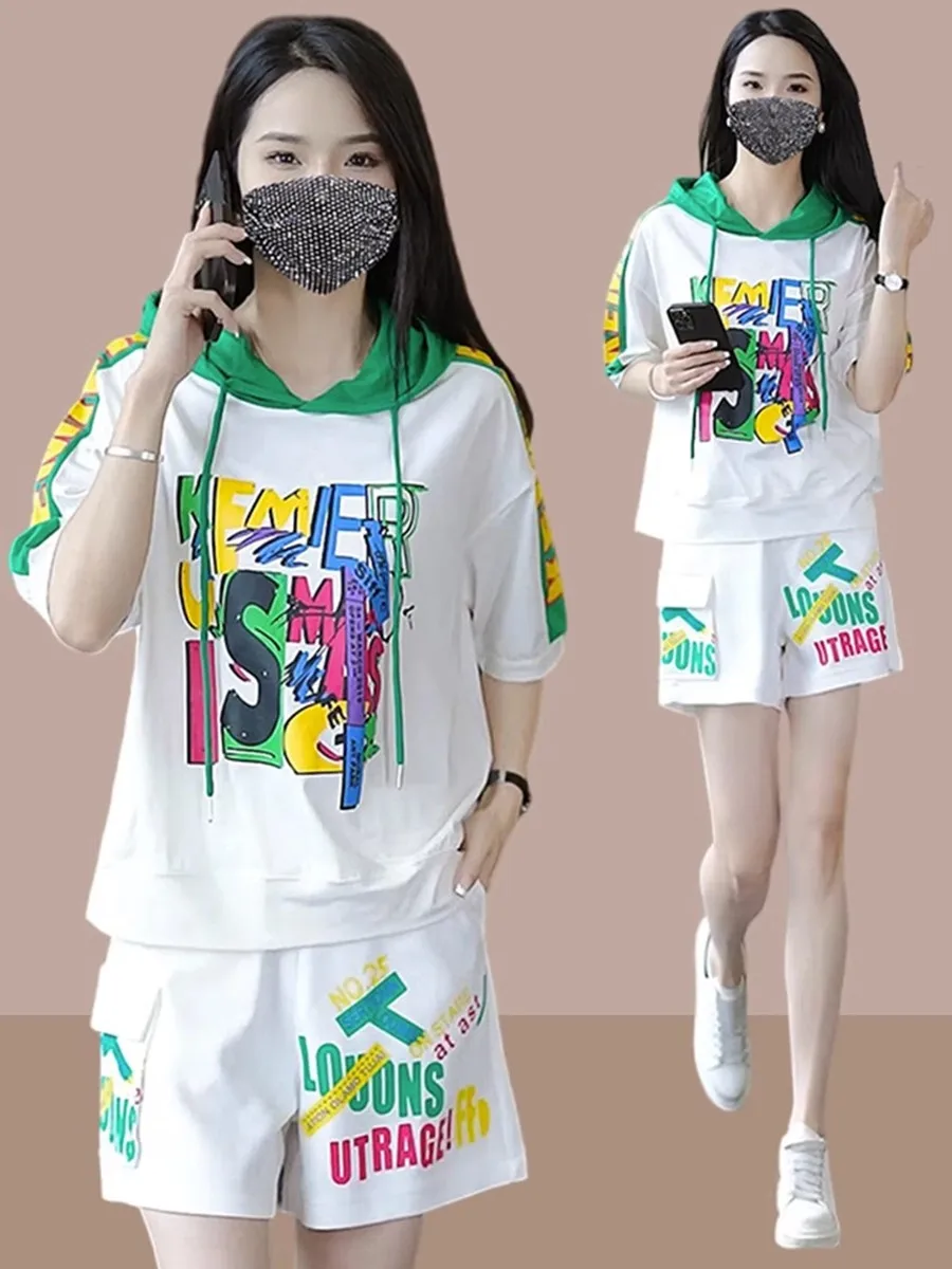 Summer Thin Print Hooded Short Sleeve Shorts Set Women's Loose Slimming Casual Sports Two-Piece Set Fashionable And Stylish
Summer Thin Print Hooded Short Sleeve Shorts Set Women's Loose Slimming Casual Sports Two-Piece Set Fashionable And Stylish