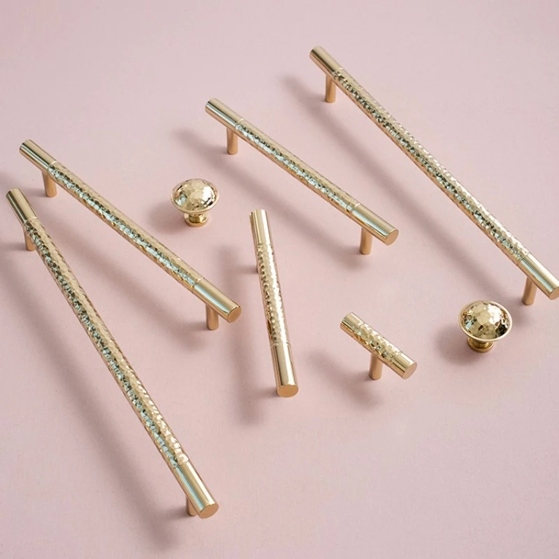 Шкаф, ящик для шкафа, Т-образные ручки, текстура золотого молотка, твердая латунь, дверные ручки и ручки для шкафа, мебель
Шкаф, ящик для шкафа, Т-образные ручки, текстура золотого молотка, твердая латунь, дверные ручки и ручки для шкафа, мебель