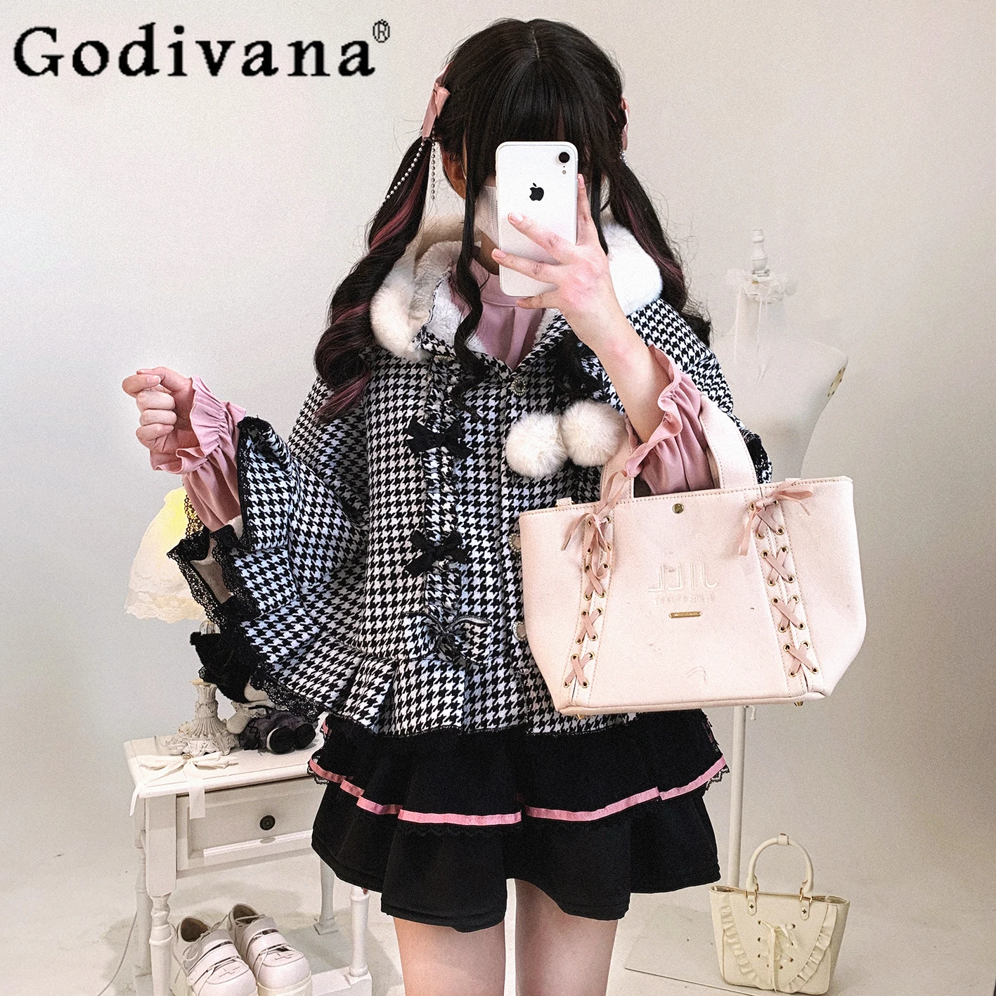 Mine Sweet Lolita, черный клетчатый плащ с капюшоном, пончо, зимние новые теплые плюшевые короткие куртки с милым бантом для девочек, женские накидки Y2K 
Mine Sweet Lolita, черный клетчатый плащ с капюшоном, пончо, зимние новые теплые плюшевые короткие куртки с милым бантом для девочек, женские накидки Y2K