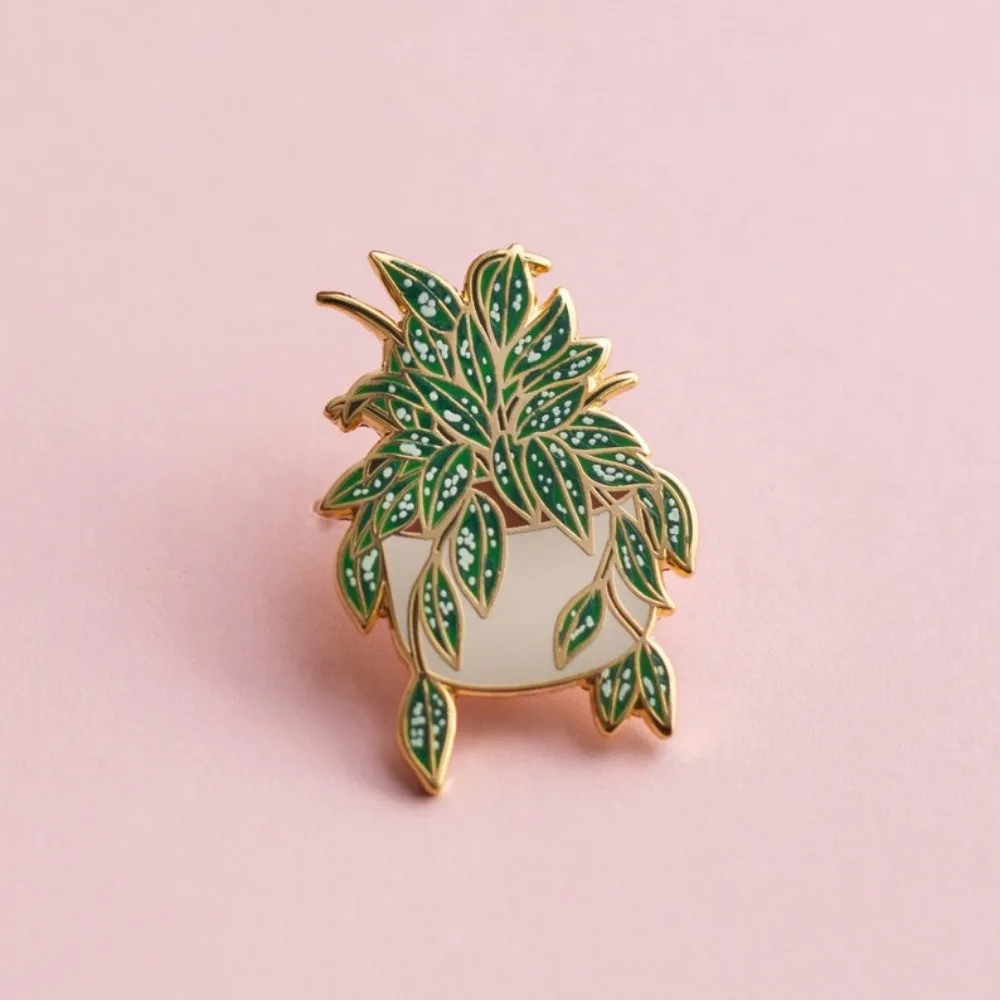 Hoya Splash Plant Enamel Pin | Houseplant Lapel Pins Badge | Potted Plant Brooch | Gifts for Plant Lover
Hoya Splash Plant Enamel Pin | Houseplant Lapel Pins Badge | Potted Plant Brooch | Gifts for Plant Lover