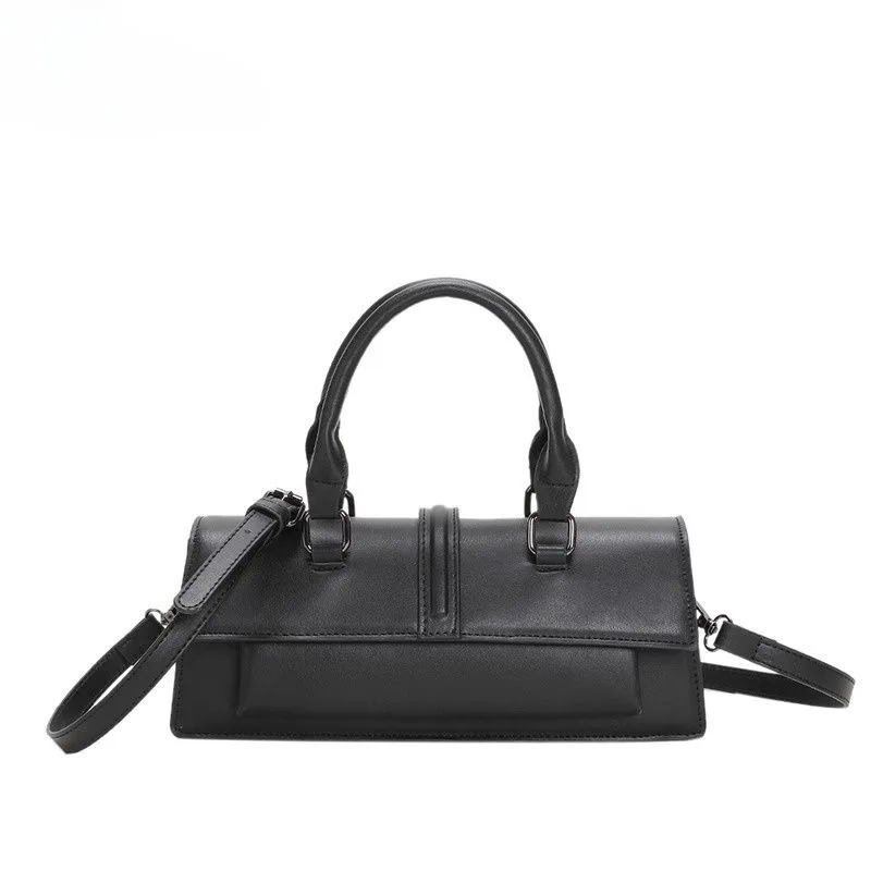 Premium Temperament Commuter Black Flip Handbag Women's New French Messenger Bag High Quality and High Appearance Level Handbags
Premium Temperament Commuter Black Flip Handbag Women's New French Messenger Bag High Quality and High Appearance Level Handbags