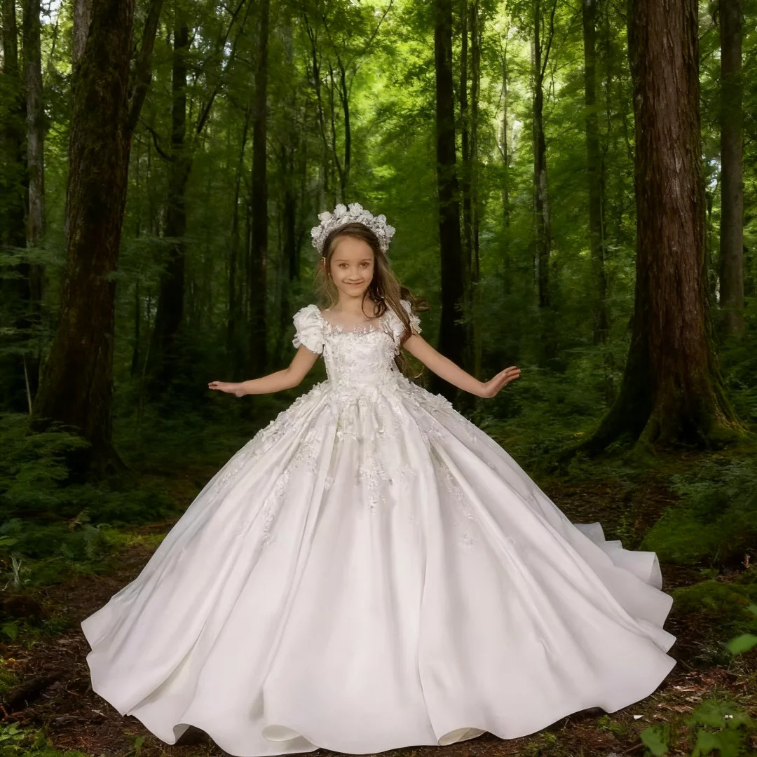 Elegant Satin Embroidered Flower Girl Dress with Sequins Sparkling for Children's Birthday Parties First Communion Prom
Elegant Satin Embroidered Flower Girl Dress with Sequins Sparkling for Children's Birthday Parties First Communion Prom