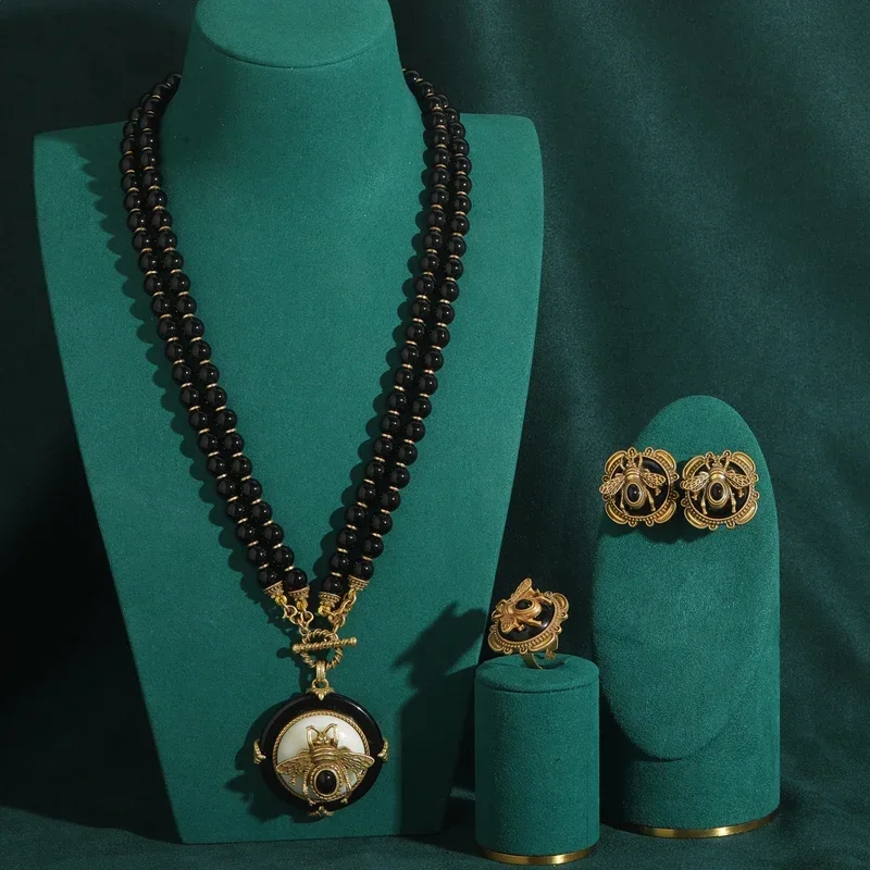 Antique Black Jewelry Set For Woman Luxury Designer Vintage Beaded Stone Bee Wedding Necklace And Earring Bridal Retro Luxury
Antique Black Jewelry Set For Woman Luxury Designer Vintage Beaded Stone Bee Wedding Necklace And Earring Bridal Retro Luxury