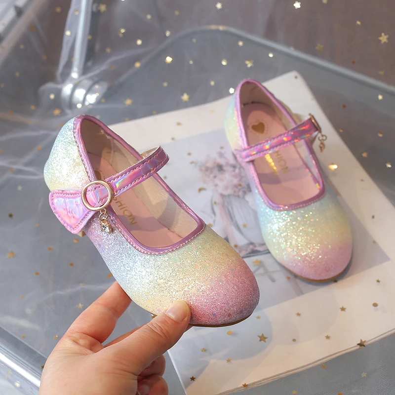 Rainbow Color Performance Stage High Heels for Girls and Princesses Spring and Summer Fashion Sequined Children's Party Shoes.
Rainbow Color Performance Stage High Heels for Girls and Princesses Spring and Summer Fashion Sequined Children's Party Shoes.
