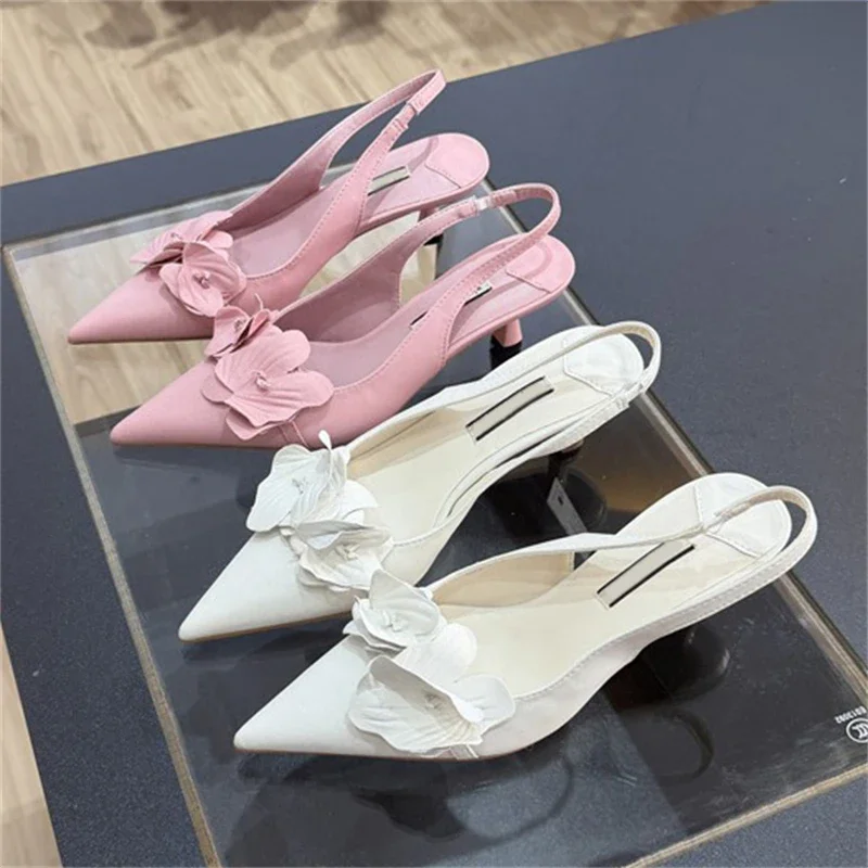 Women's Pointed Toe Fabric Flower Decor Slingback Kitten Heel Pumps Elegant Wedding Bridal Footwear Drop Shipping 2026 New Gift
Women's Pointed Toe Fabric Flower Decor Slingback Kitten Heel Pumps Elegant Wedding Bridal Footwear Drop Shipping 2026 New Gift