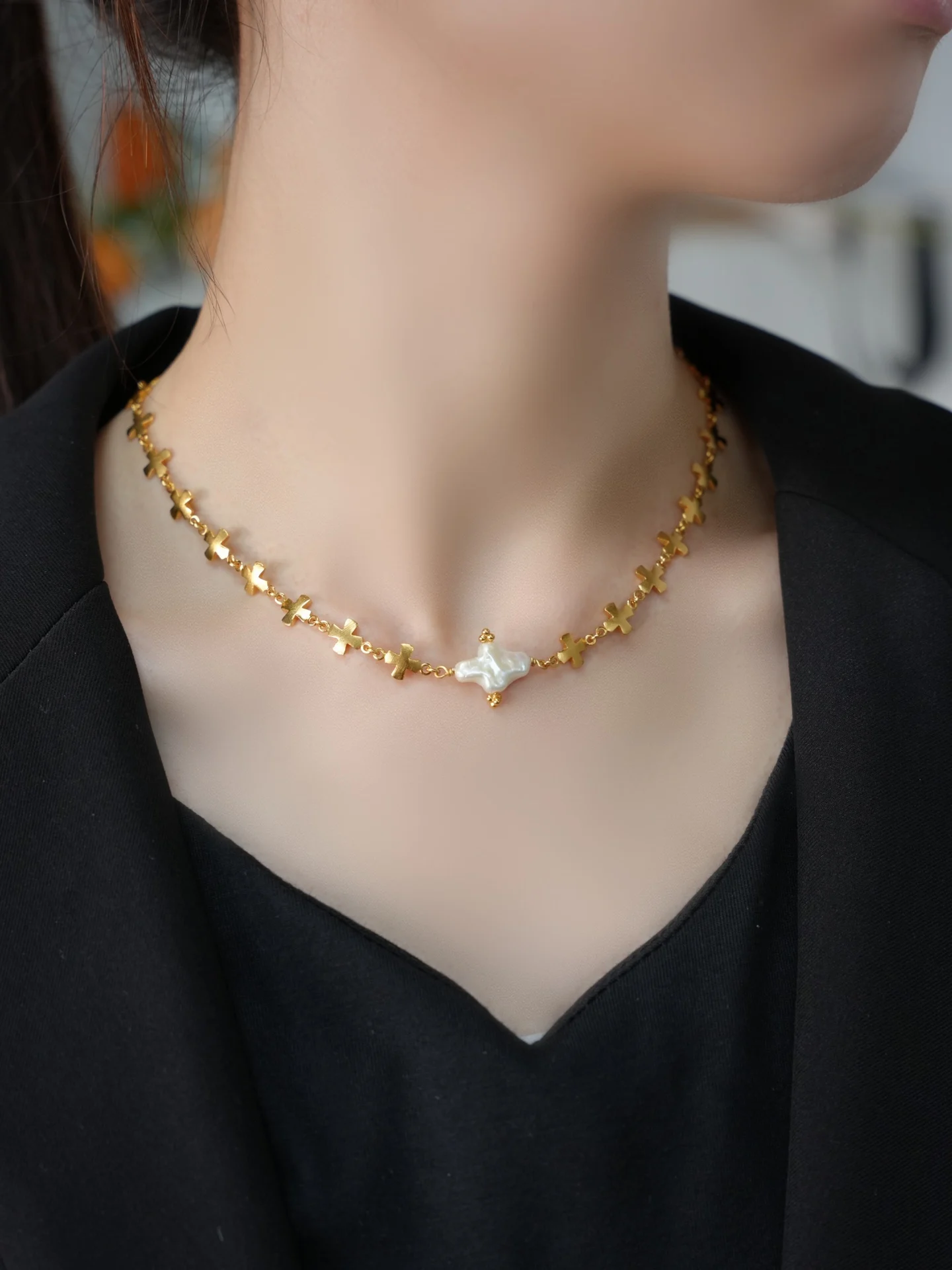 【Free Shipping】High Quality Copper Gold Plated Jewelry Women's Stacking Design Cross Baroque Pearl Necklace for Daily Wear
【Free Shipping】High Quality Copper Gold Plated Jewelry Women's Stacking Design Cross Baroque Pearl Necklace for Daily Wear