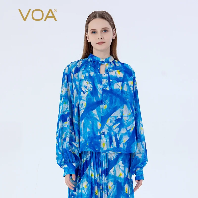 VOA Silk Blue Printed Water Drop Half High Collar Bat Sleeve Tops Women Bohemian Thin Soft Long Sleeved T-shirt BE1622
VOA Silk Blue Printed Water Drop Half High Collar Bat Sleeve Tops Women Bohemian Thin Soft Long Sleeved T-shirt BE1622