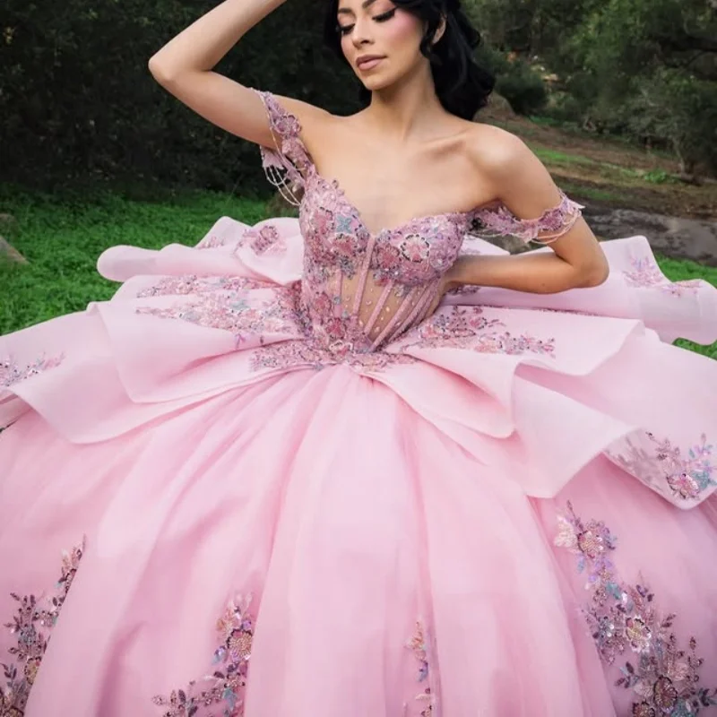 Pink Quinceanera Dresses Off the Shoulder Glitter Flower Decal Lace Layering Long tail Bow Vestido 15 Quinceanera Customized
Pink Quinceanera Dresses Off the Shoulder Glitter Flower Decal Lace Layering Long tail Bow Vestido 15 Quinceanera Customized