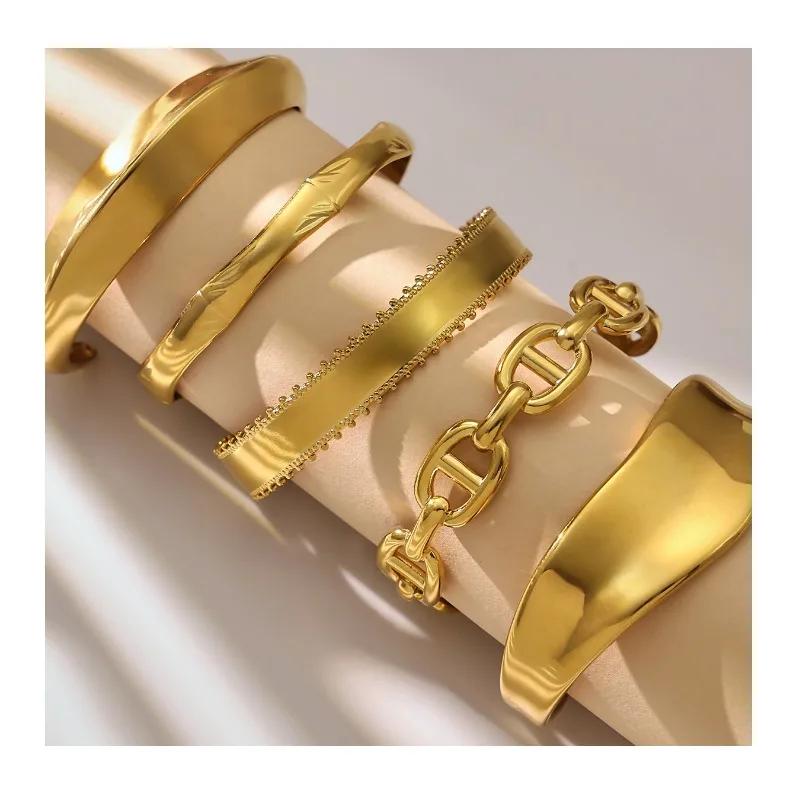 Stainless Steel Geometric Irregular Wide-sided Special-shaped Opening Bracelet Gold-plated Hot-selling Temperament Bracelet Comb
Stainless Steel Geometric Irregular Wide-sided Special-shaped Opening Bracelet Gold-plated Hot-selling Temperament Bracelet Comb