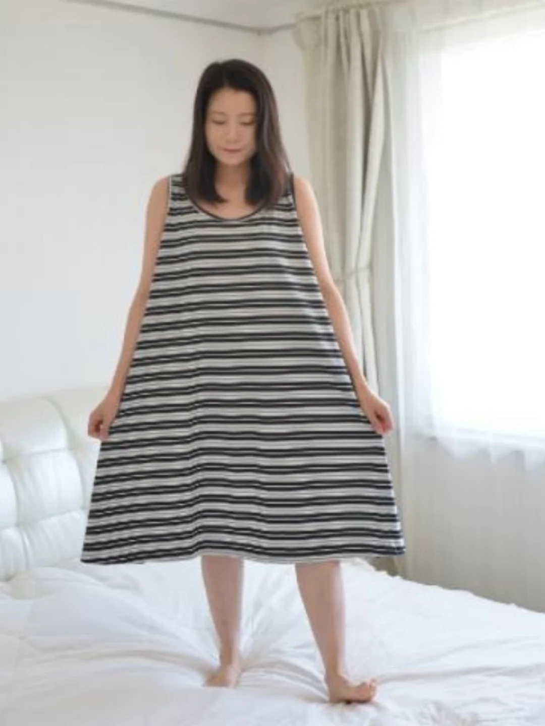 Summer Thin Long Sleeveless Nightgown Women's Casual Home Clothes Large Size 300 Pounds Striped Pattern Comfortable Sleep Dress
Summer Thin Long Sleeveless Nightgown Women's Casual Home Clothes Large Size 300 Pounds Striped Pattern Comfortable Sleep Dress