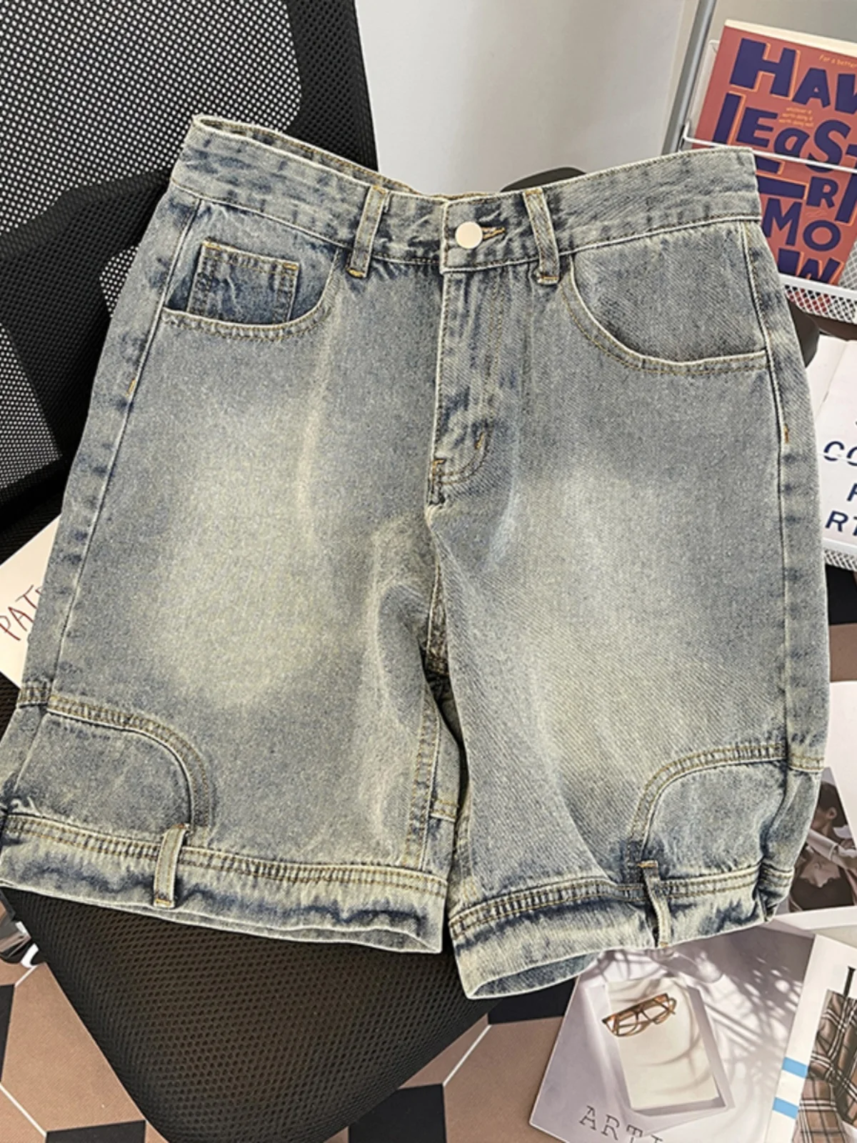 American Sle Men's Denim orts Wide Leg Retro Waed Loose Fit Straight Cut Five-Quarter Pants Youth Faion Cotton Polyes...
American Sle Men's Denim orts Wide Leg Retro Waed Loose Fit Straight Cut Five-Quarter Pants Youth Faion Cotton Polyes...