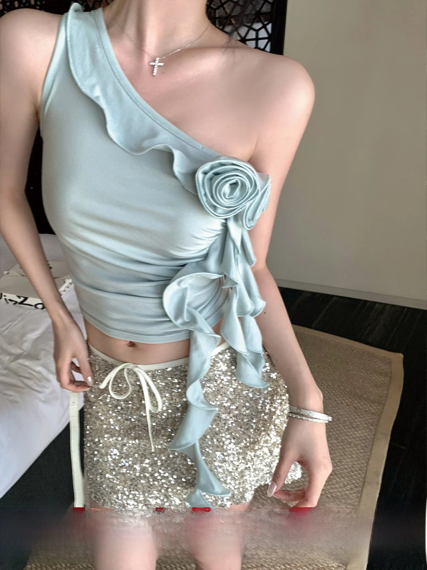 Романтическая футболка с цветочным принтом и асимметричным вырезом на плече, женская, с эффектом похудения, с кружевной отделкой, подчеркивающая талию
Романтическая футболка с цветочным принтом и асимметричным вырезом на плече, женская, с эффектом похудения, с кружевной отделкой, подчеркивающая талию