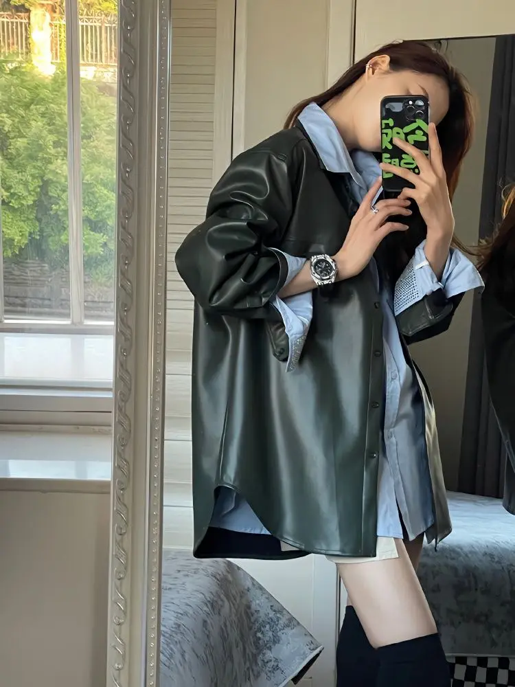 Chic Women's Black Leather Jacket High-End Retro Style Loose Fit Spring Autumn PU Causal Oversized Utility Coat
Chic Women's Black Leather Jacket High-End Retro Style Loose Fit Spring Autumn PU Causal Oversized Utility Coat