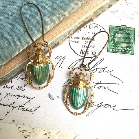 New Creative Green Beetle Drop Earrings Lovely Gold Color Animal Jewelry Long Bronze Hook Hanging Earrings For Women Party