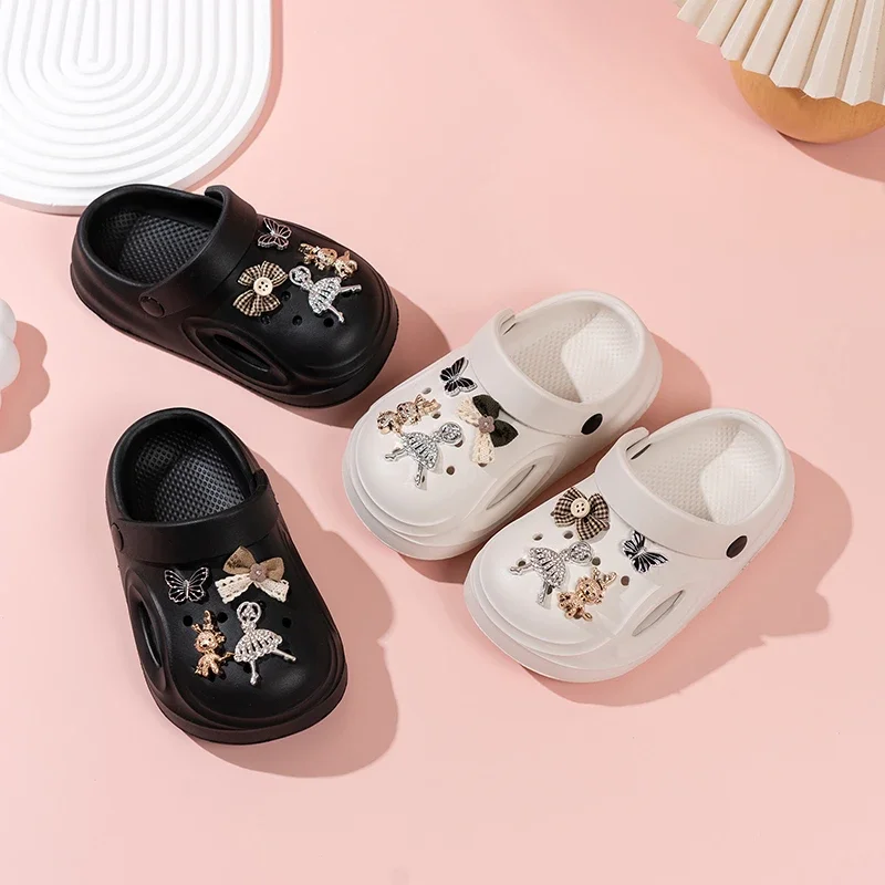 Girls Princess Shoes Versatile Korean Style Outdoors for Kids Beach Shoes Soft 2025 Summer New Children Slippers Casual Non-slip
Girls Princess Shoes Versatile Korean Style Outdoors for Kids Beach Shoes Soft 2025 Summer New Children Slippers Casual Non-slip