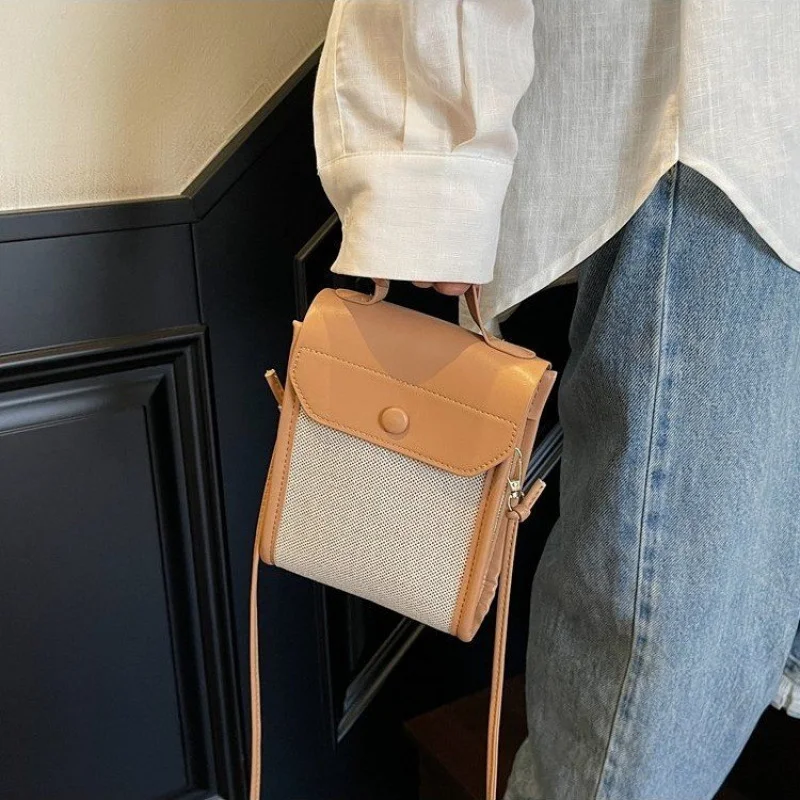 High-End Women's Simple Fashionable Leather Shoulder Bag Paris Popular Elegant Ladies Casual Simple Vintage Crossbody Bag
High-End Women's Simple Fashionable Leather Shoulder Bag Paris Popular Elegant Ladies Casual Simple Vintage Crossbody Bag
