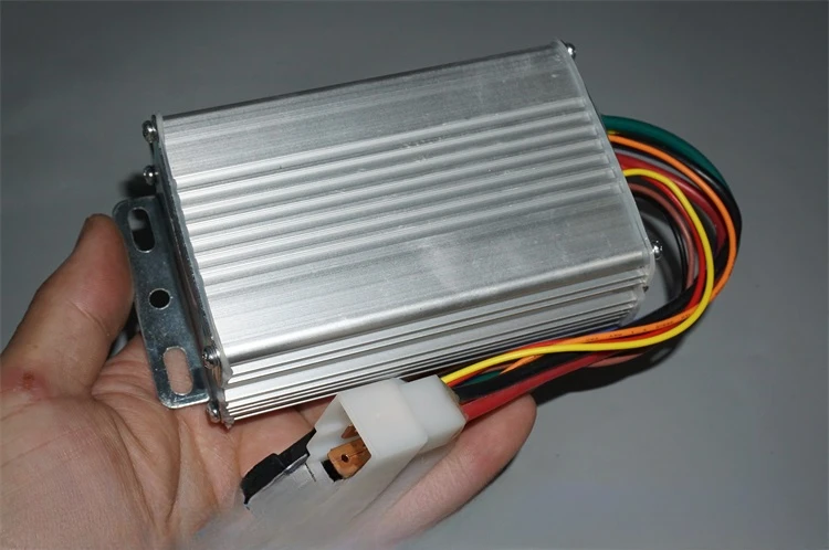 High power 40V800W Hall free brushless controller, constant speed electric garden machinery, three-phase brushless driver
High power 40V800W Hall free brushless controller, constant speed electric garden machinery, three-phase brushless driver