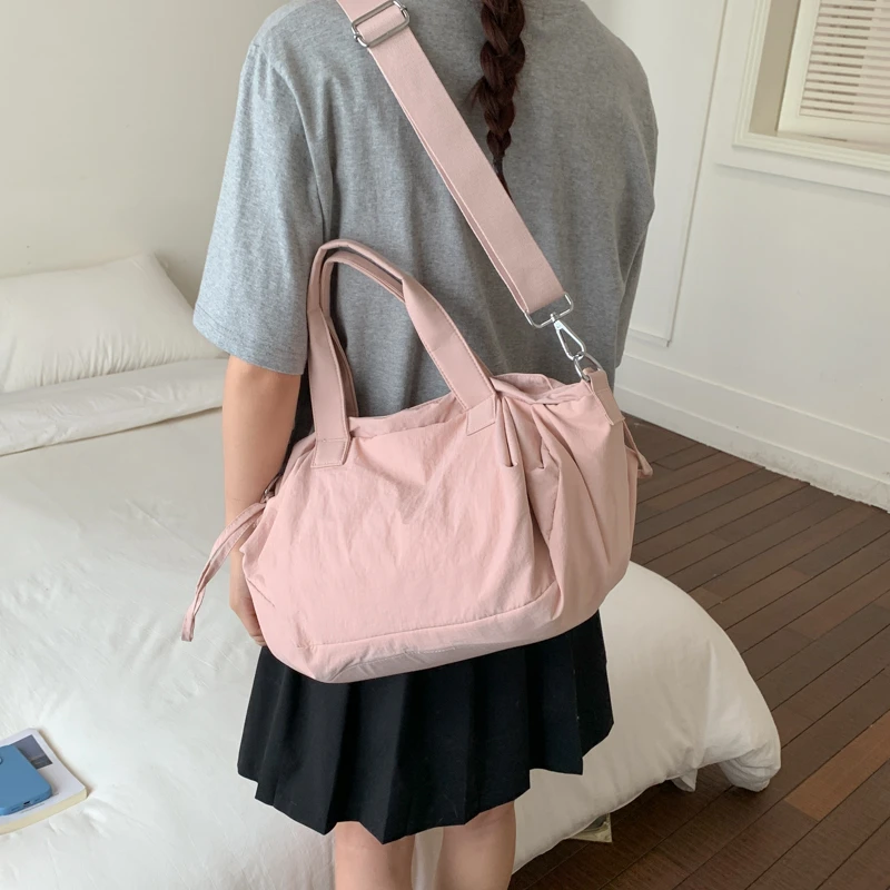 Summer New Soft Solid Nylon Zipper Youth Handbags Casual Large Capacity Crossbody Bag High Quality Concise Neutral Shoulder Bags
Summer New Soft Solid Nylon Zipper Youth Handbags Casual Large Capacity Crossbody Bag High Quality Concise Neutral Shoulder Bags