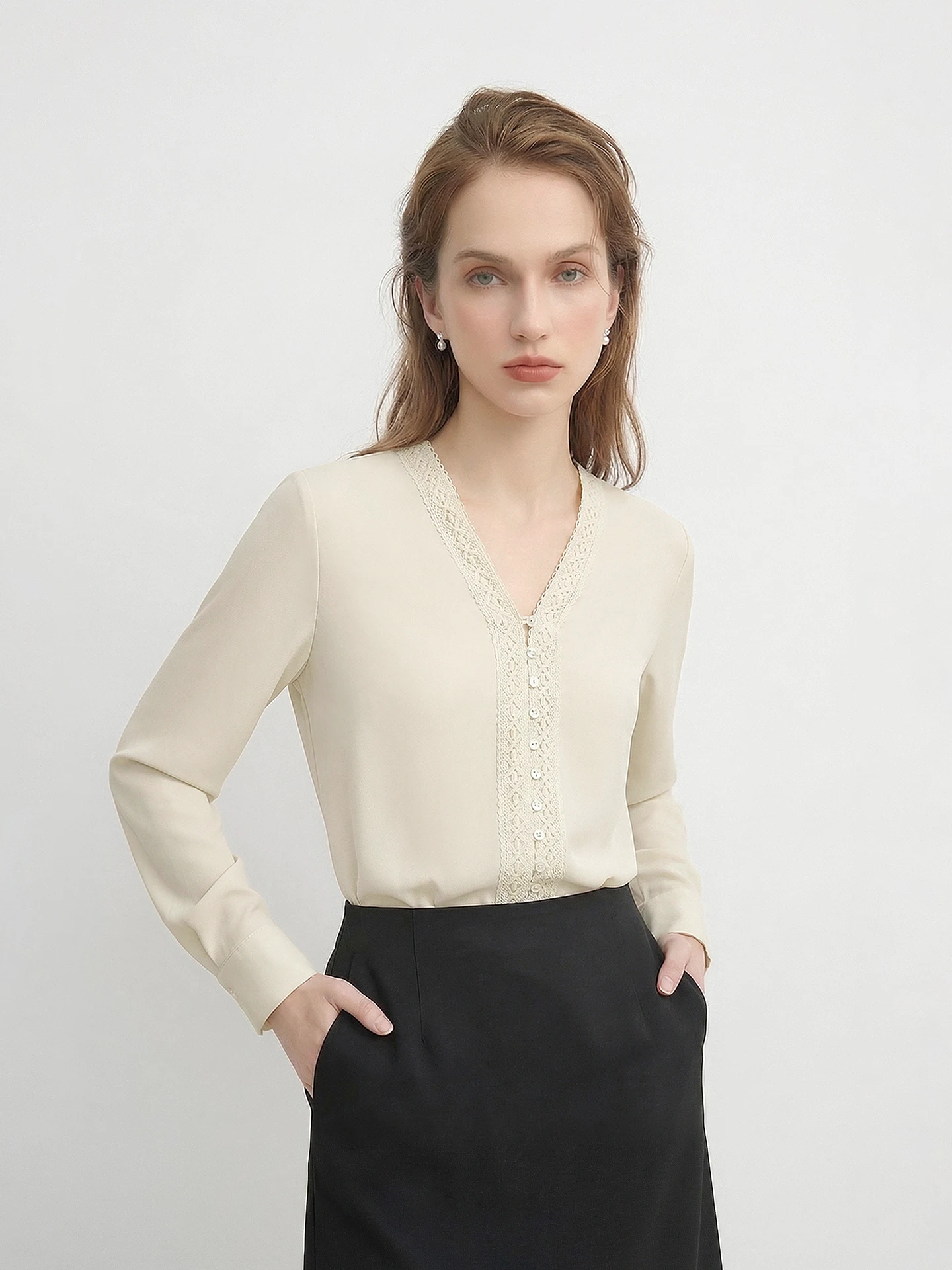 CVANEA Silk Lace Casual Shirt Women's Versatile Comfortable Breathable Long Sleeve V-Neck Spring Fashion Elegant Style
CVANEA Silk Lace Casual Shirt Women's Versatile Comfortable Breathable Long Sleeve V-Neck Spring Fashion Elegant Style
