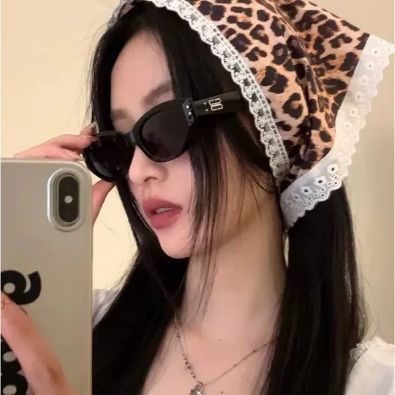 Women's Headscarf Personalized Lace High-end American Triangular Scarf Silk Scarf Leopard Print Style Hot Girls Photo Headband
Women's Headscarf Personalized Lace High-end American Triangular Scarf Silk Scarf Leopard Print Style Hot Girls Photo Headband