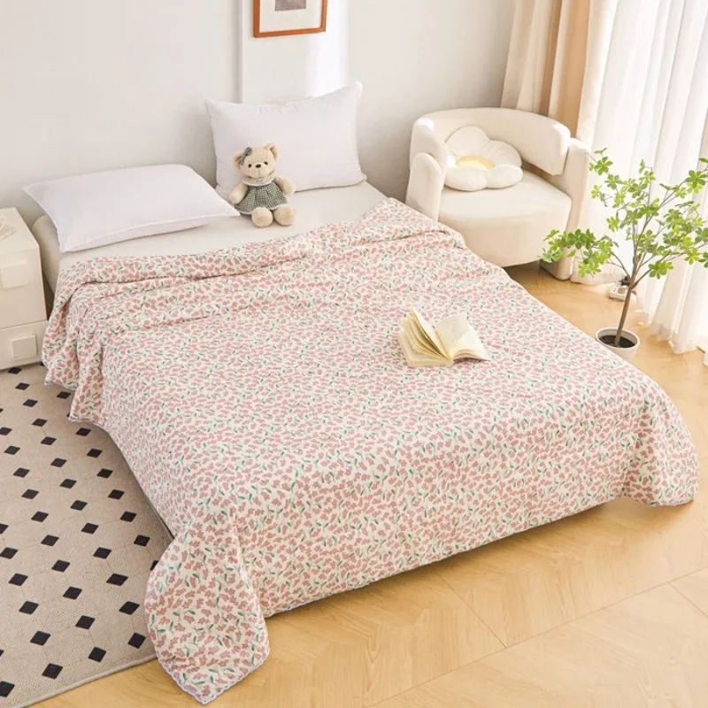 1pc 100% cotton breathable summer quilt washable skin friendly not stuffy large summer thin quilt soft and comfortable
1pc 100% cotton breathable summer quilt washable skin friendly not stuffy large summer thin quilt soft and comfortable