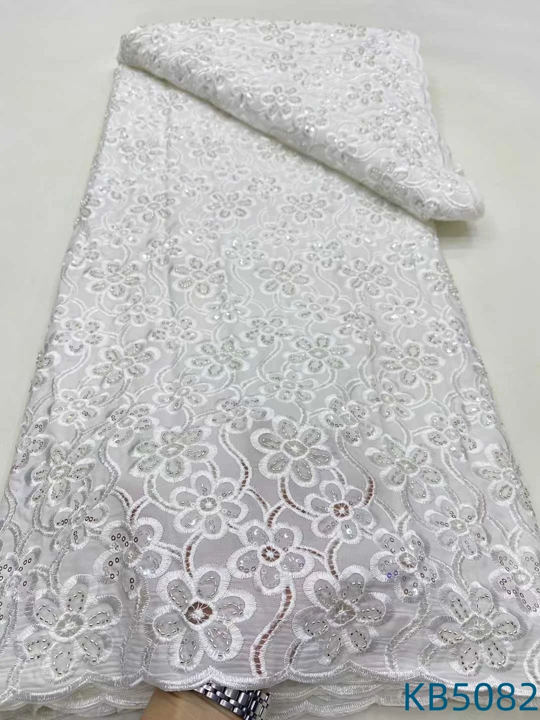 Luxury African Sequins Cotton Lace High Quality 5 Yards Beaded Embroidery French Nigerian Tulle Lace Fabric For Sewing KB5082
Luxury African Sequins Cotton Lace High Quality 5 Yards Beaded Embroidery French Nigerian Tulle Lace Fabric For Sewing KB5082