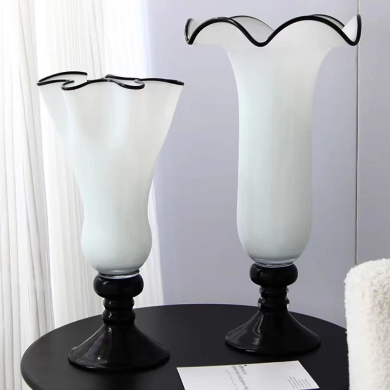 Gradual change handmade glass wind lamp vase light luxury fresh simple creative art flower arrangement decoration living room 
Gradual change handmade glass wind lamp vase light luxury fresh simple creative art flower arrangement decoration living room