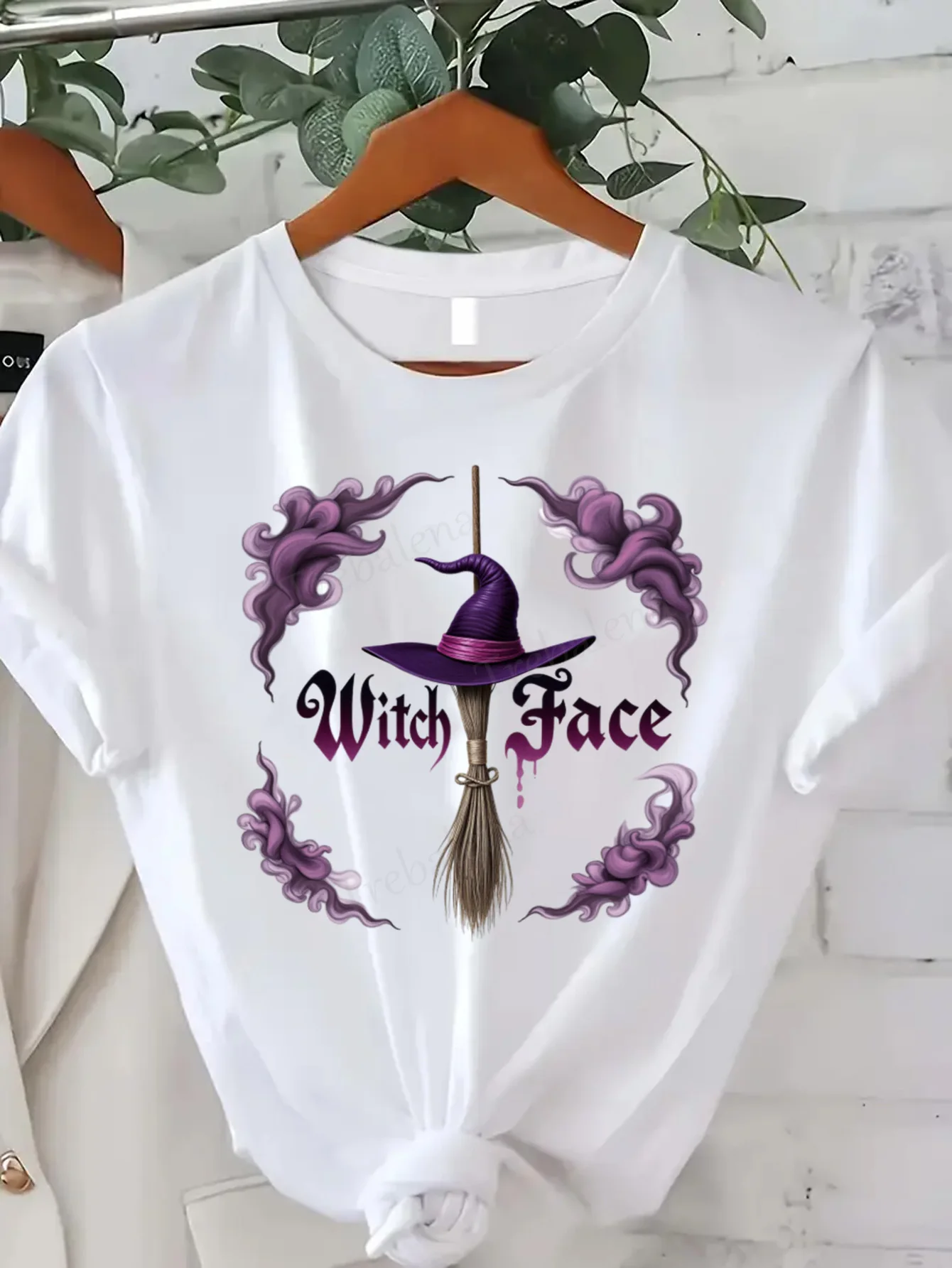 Round Neck T-shirt Witch Face Halloween T-Shirt Women's Plus Size Purple Witch Hat Design Short Sleeve Tee Fashion Casual Top
Round Neck T-shirt Witch Face Halloween T-Shirt Women's Plus Size Purple Witch Hat Design Short Sleeve Tee Fashion Casual Top