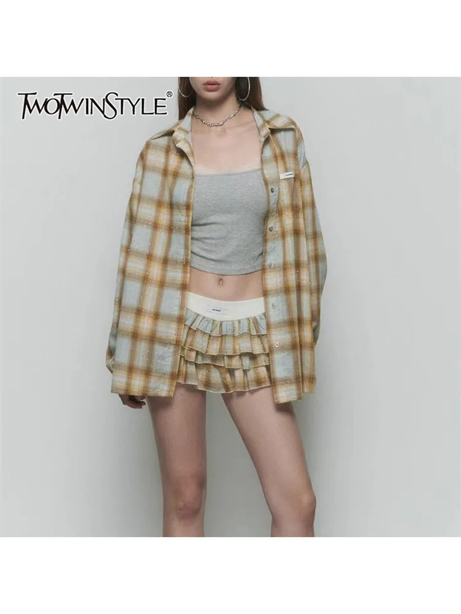 TWOTWINSTYLE Hit Color Two Piece Set For Women Lapel Long Sleeve Top High Waist Mini Skirt Minimalist Sets Female Fashin Style
TWOTWINSTYLE Hit Color Two Piece Set For Women Lapel Long Sleeve Top High Waist Mini Skirt Minimalist Sets Female Fashin Style
