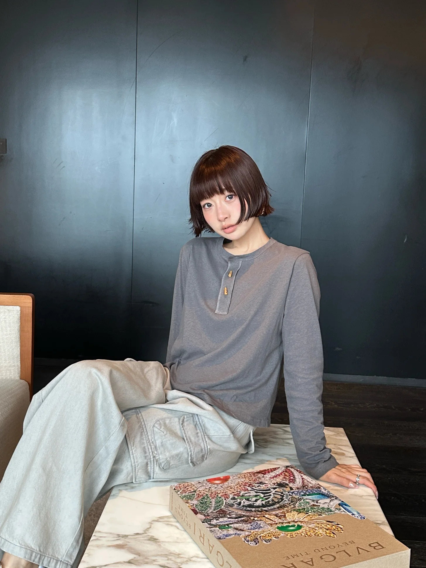 Comfortable Long Sve Henry irt Women's Cotton Linen Korean Sle Casual Loose Fit T-irt with Horn Buttons
Comfortable Long Sve Henry irt Women's Cotton Linen Korean Sle Casual Loose Fit T-irt with Horn Buttons