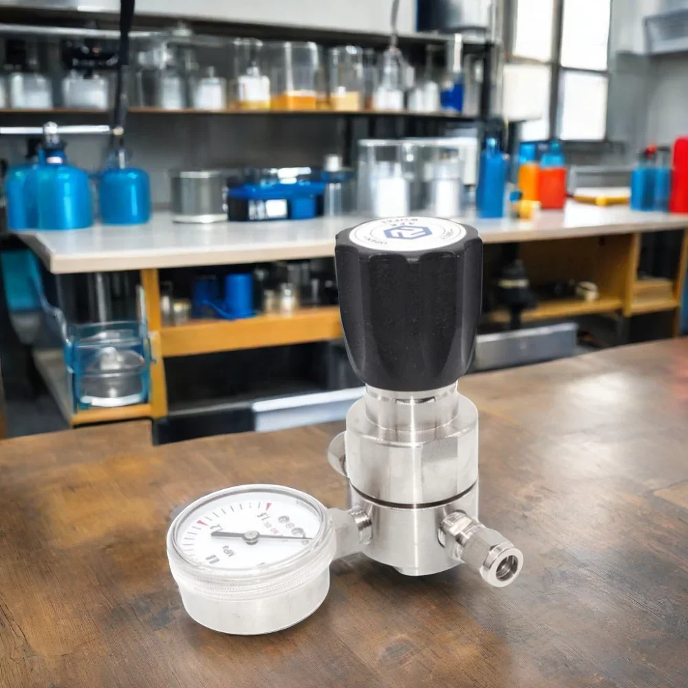 Регулятор давления газового баллона сжиженного нефтяного газа с метром
Регулятор давления газового баллона сжиженного нефтяного газа с метром