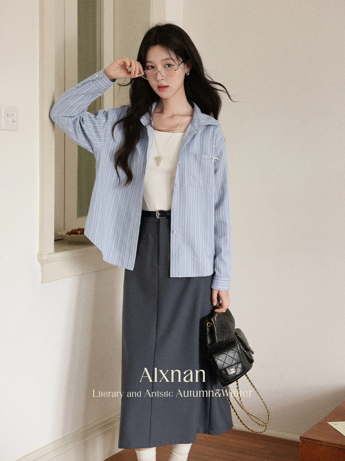 ALXNAN Women's Shirt Blue Striped Polo Collar Shirts Long Sleeve Top Office Lady Loose-fit Korean Popular Blouse Female L56805
ALXNAN Women's Shirt Blue Striped Polo Collar Shirts Long Sleeve Top Office Lady Loose-fit Korean Popular Blouse Female L56805