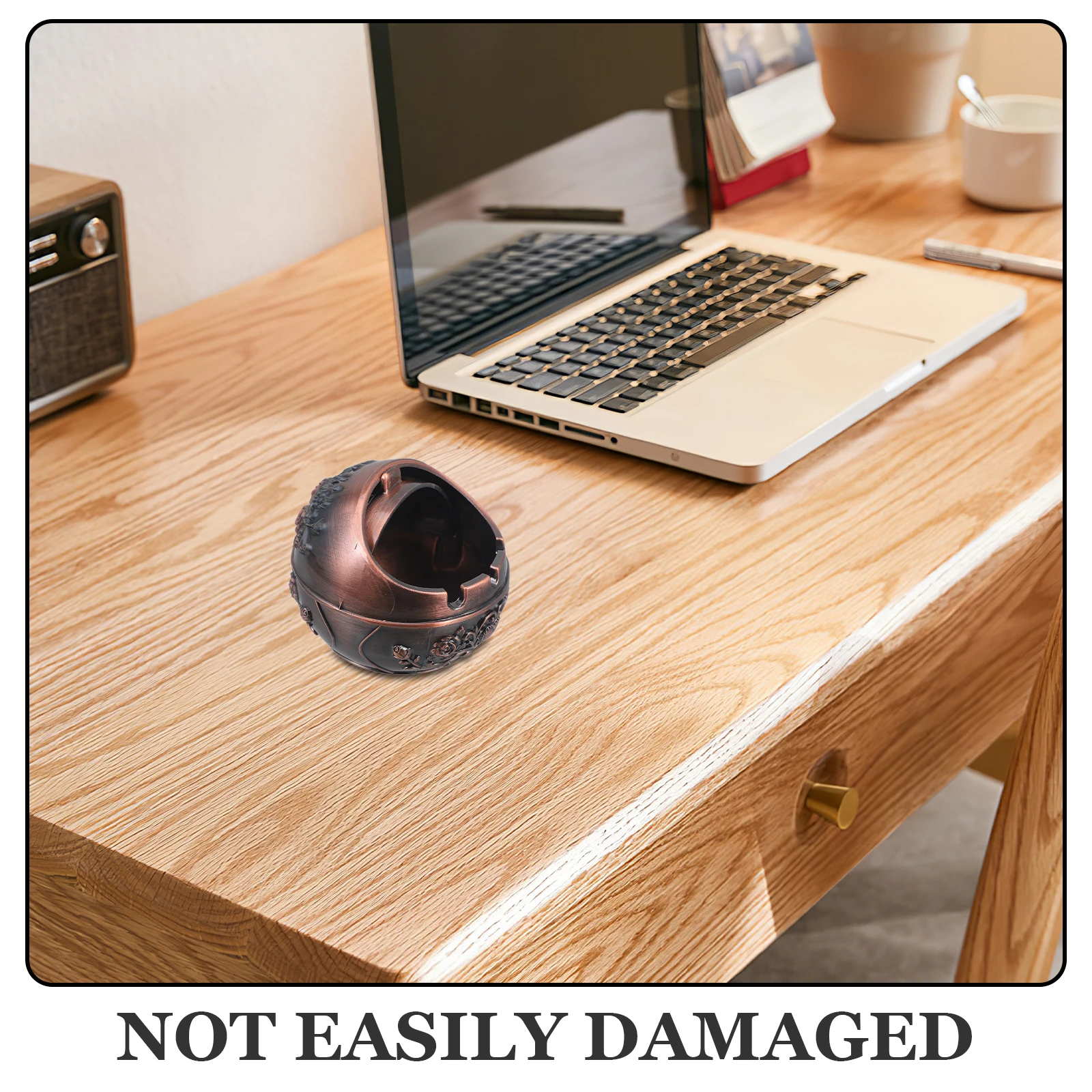 Metal Windproof Ashtray Retro Zinc Alloy Cigarette Holder Large Capacity Smoke Ash Style Semi-Closed Lid
Metal Windproof Ashtray Retro Zinc Alloy Cigarette Holder Large Capacity Smoke Ash Style Semi-Closed Lid