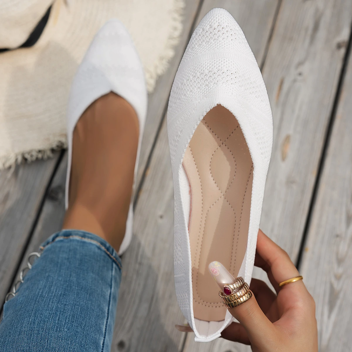 New Women's Pointed Toe Flat Shoes Solid Color Knitted Slip on Ladies Shoes Casual Breathable Ballet Women Flat Shoes Loafers
New Women's Pointed Toe Flat Shoes Solid Color Knitted Slip on Ladies Shoes Casual Breathable Ballet Women Flat Shoes Loafers
