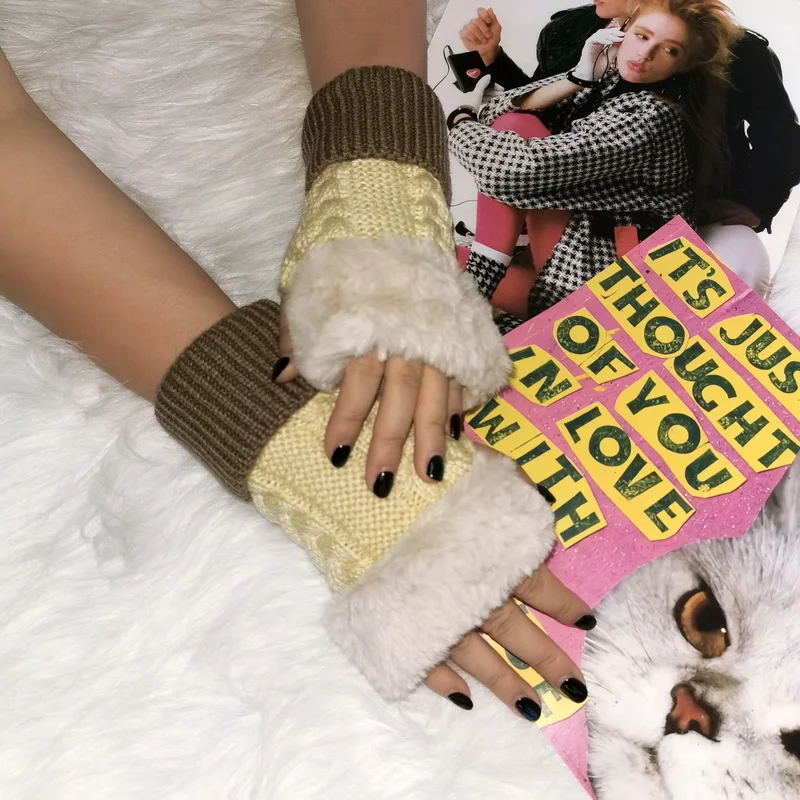 Y2K Harajuku Sweet Thickened Knitted Fur Half Finger Gloves Women's Fashionable Warm Hand Muffs All Gender Universal
Y2K Harajuku Sweet Thickened Knitted Fur Half Finger Gloves Women's Fashionable Warm Hand Muffs All Gender Universal