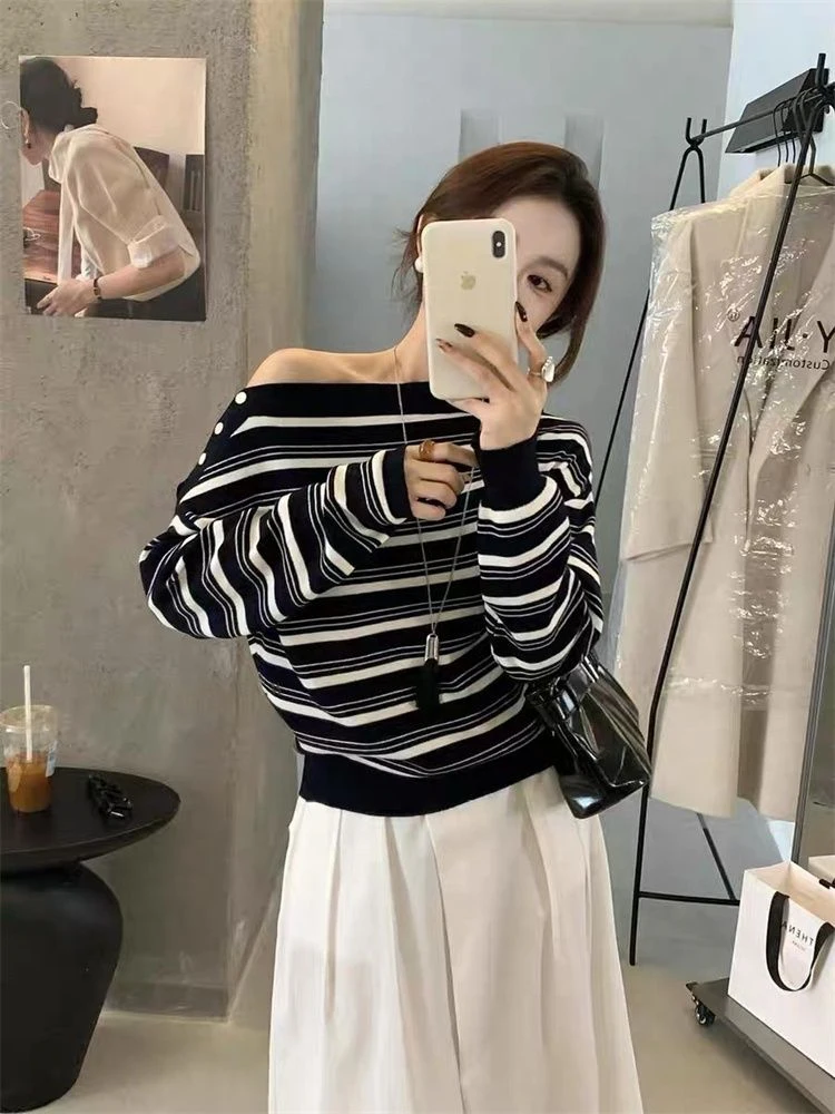 Женский длинный вязаный свитер-свеч с косым воротником, облегающий внутренний свитер, повседневный универсальный осенний топ Sli
Женский длинный вязаный свитер-свеч с косым воротником, облегающий внутренний свитер, повседневный универсальный осенний топ Sli