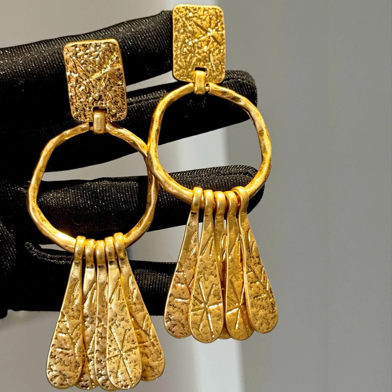 New Jewelry & Accessories Vintage Style rregularly Carved Tag Fringed Earrings For Women's Parties & GiftL
New Jewelry & Accessories Vintage Style rregularly Carved Tag Fringed Earrings For Women's Parties & GiftL