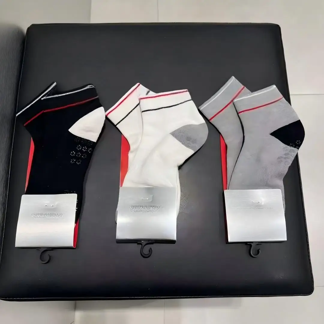 Men's Golf Socks: Color-Blocked, Versatile Sports Socks with Terry Sole and Heavy-Duty Anti-Slip Rubber
Men's Golf Socks: Color-Blocked, Versatile Sports Socks with Terry Sole and Heavy-Duty Anti-Slip Rubber