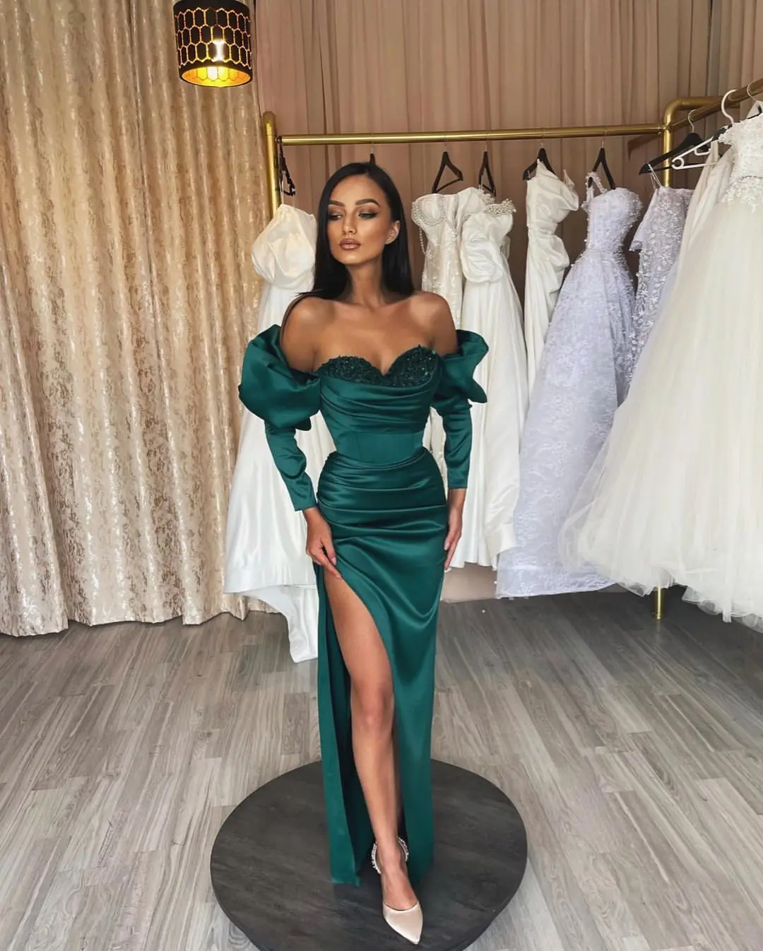 Emerald Green Mermaid Prom Dresses Long for Women 2025 with Slit Sweetheart Neckline Sequins Pleated Satin Formal Evening Gowns
Emerald Green Mermaid Prom Dresses Long for Women 2025 with Slit Sweetheart Neckline Sequins Pleated Satin Formal Evening Gowns