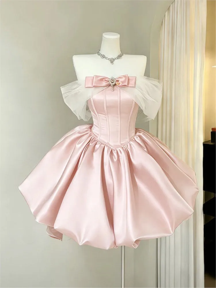A short pink stylish dress for student day coming-of-age ceremony graduation and art examination
A short pink stylish dress for student day coming-of-age ceremony graduation and art examination
