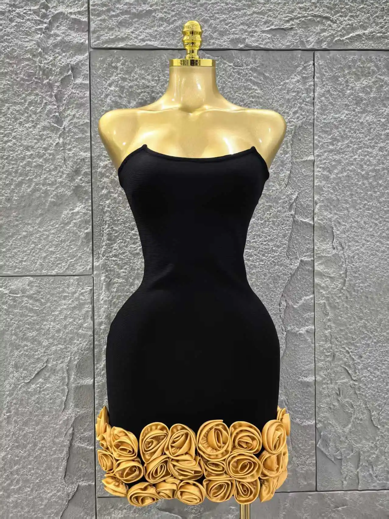 Black Color Women Sexy Strapless Golden Florals Bodycon Mini Bandage Dress Celebrate Nightclub Party Birthday Fashion Outfit
Black Color Women Sexy Strapless Golden Florals Bodycon Mini Bandage Dress Celebrate Nightclub Party Birthday Fashion Outfit