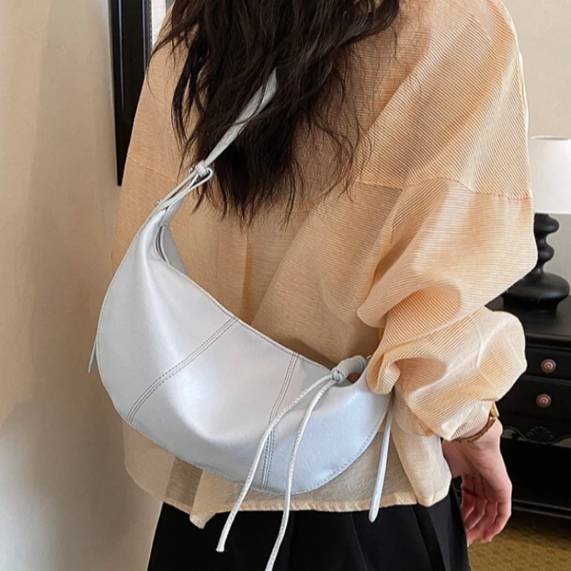 Women's PU Leather Dumpling Crossbody Bag Soft Crescent Shape Versatile Solid Color Daily Commute
Women's PU Leather Dumpling Crossbody Bag Soft Crescent Shape Versatile Solid Color Daily Commute