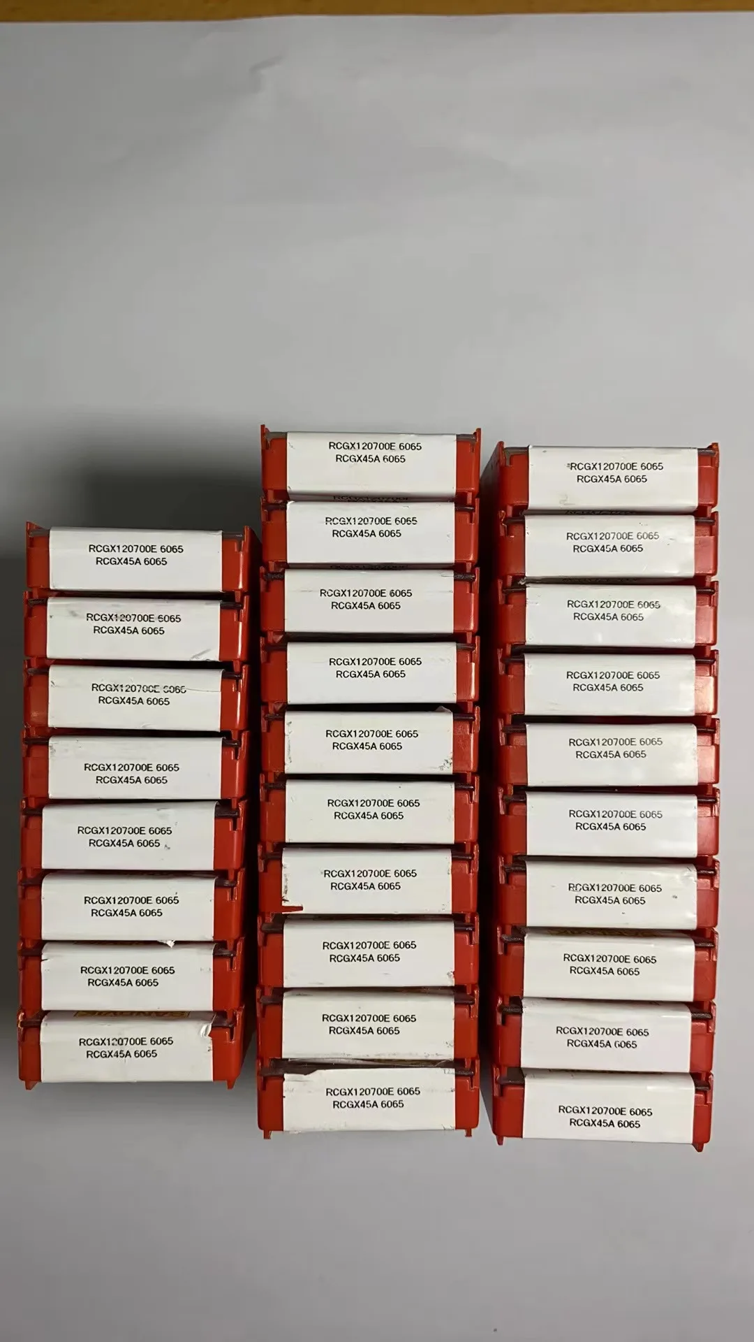 CNC blade RCGX120700E 6065 original and authentic, clearly on sale, only 26 boxes
CNC blade RCGX120700E 6065 original and authentic, clearly on sale, only 26 boxes