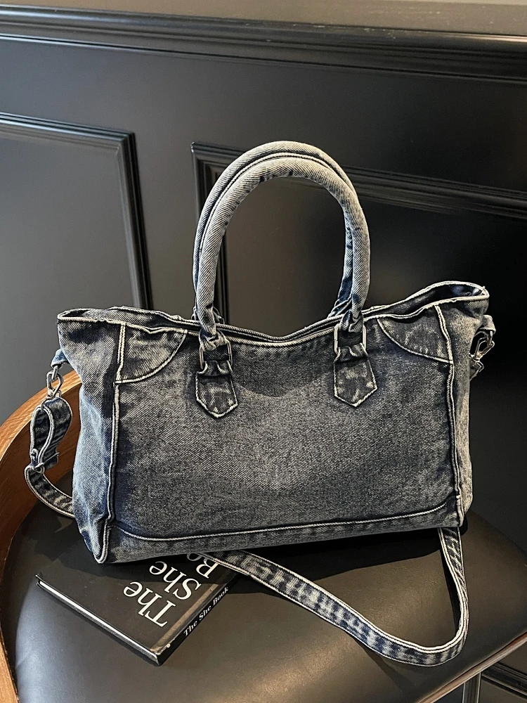 Retro Hong Kong Sle Large Capaci Denim Tote Bag Women's Faionable Handbag Commuter Bag Casual Single oulder Bag
Retro Hong Kong Sle Large Capaci Denim Tote Bag Women's Faionable Handbag Commuter Bag Casual Single oulder Bag