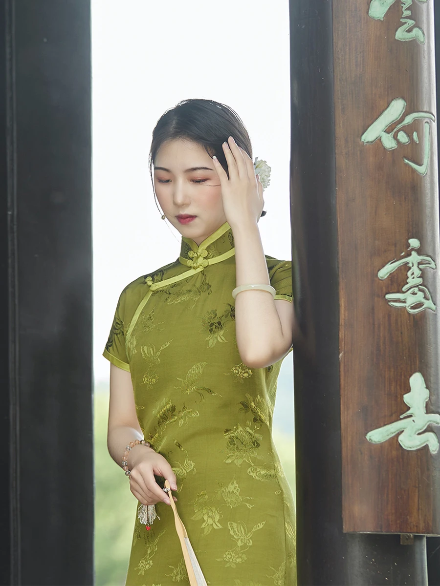 Top Ulara Silk Embroidery Qipao Summer Daily Vintage Sle Low Slit Long Dr Square Collar Traditional Chinese Faion
Top Ulara Silk Embroidery Qipao Summer Daily Vintage Sle Low Slit Long Dr Square Collar Traditional Chinese Faion