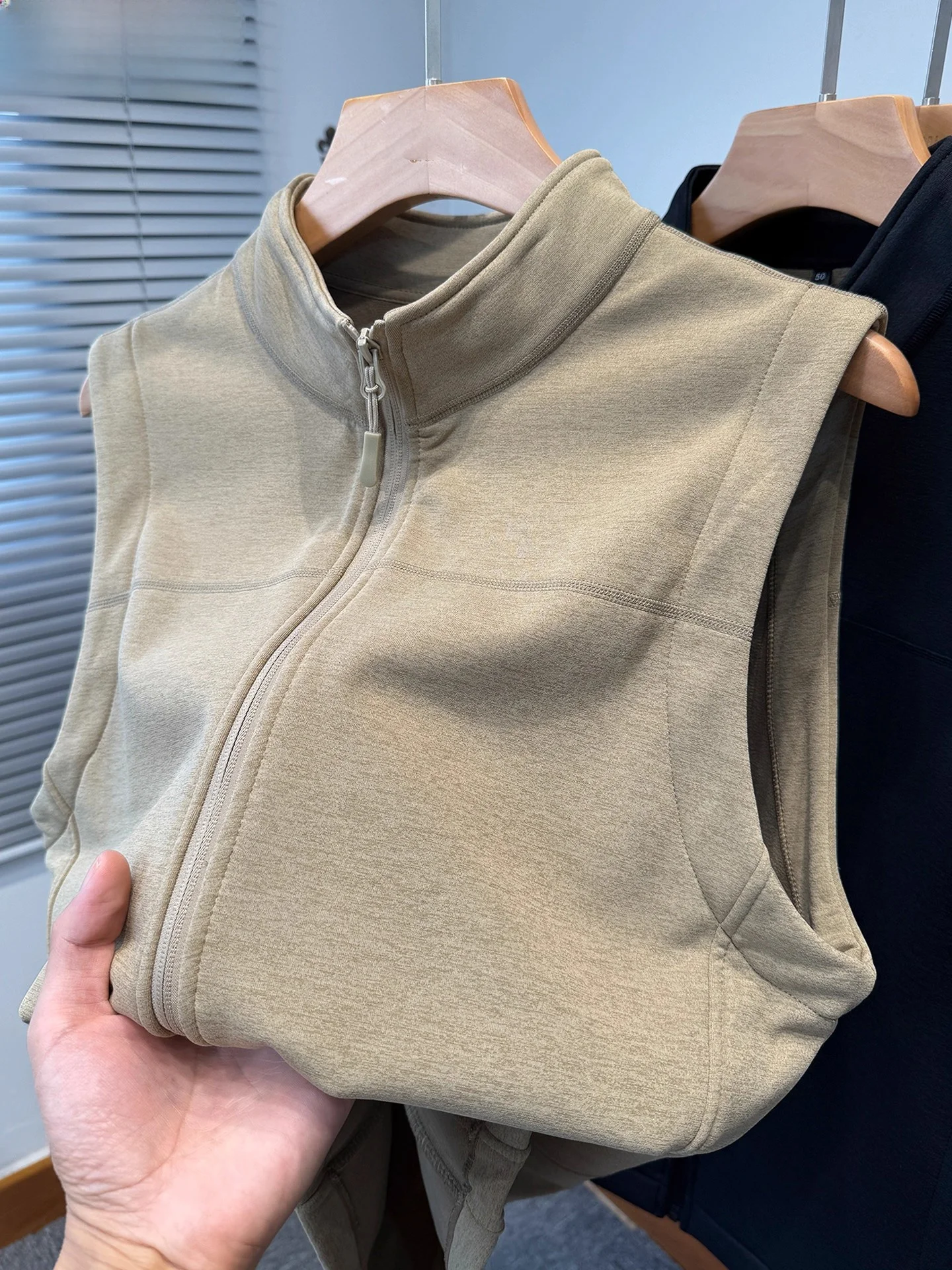 High-End Orlon Vest Men's Autumn Winter New Sle Svel Coat Jaet Fce Outerwear Busin Casual f High Collar
High-End Orlon Vest Men's Autumn Winter New Sle Svel Coat Jaet Fce Outerwear Busin Casual f High Collar