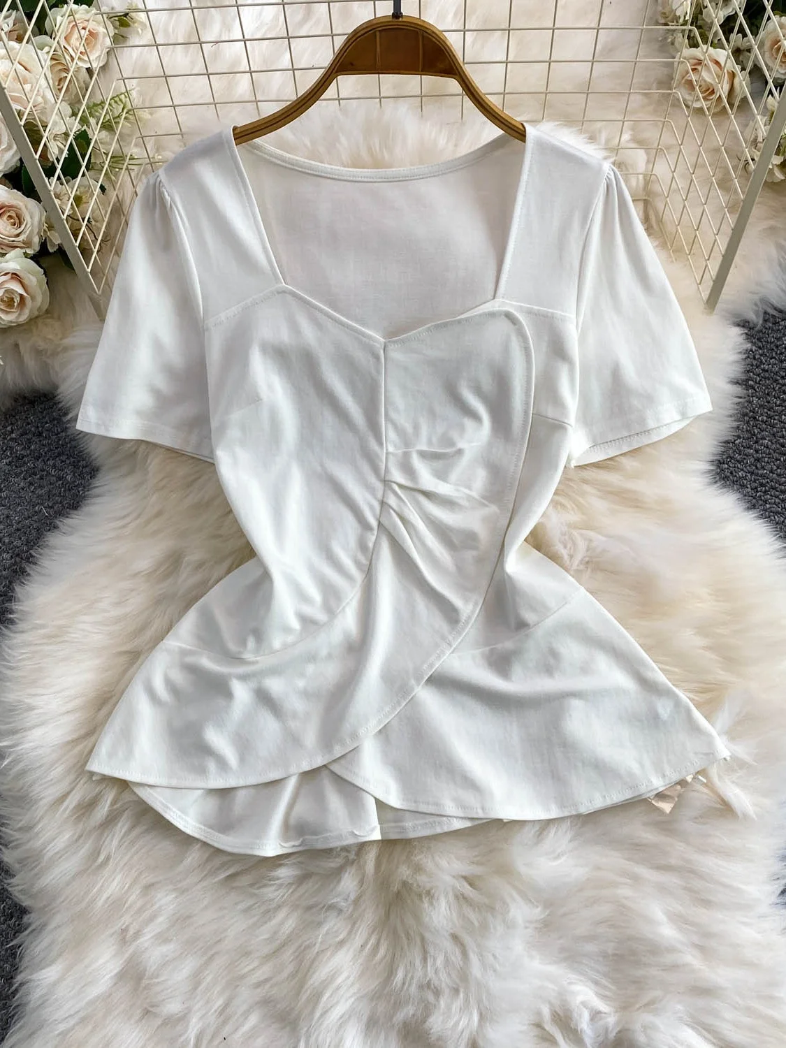 Summer 2026 Sexy Square Collar Short Sleeve Slim Fit T-Shirt Women's Versatile Lace Trim High Waist Breathable White Top
Summer 2026 Sexy Square Collar Short Sleeve Slim Fit T-Shirt Women's Versatile Lace Trim High Waist Breathable White Top