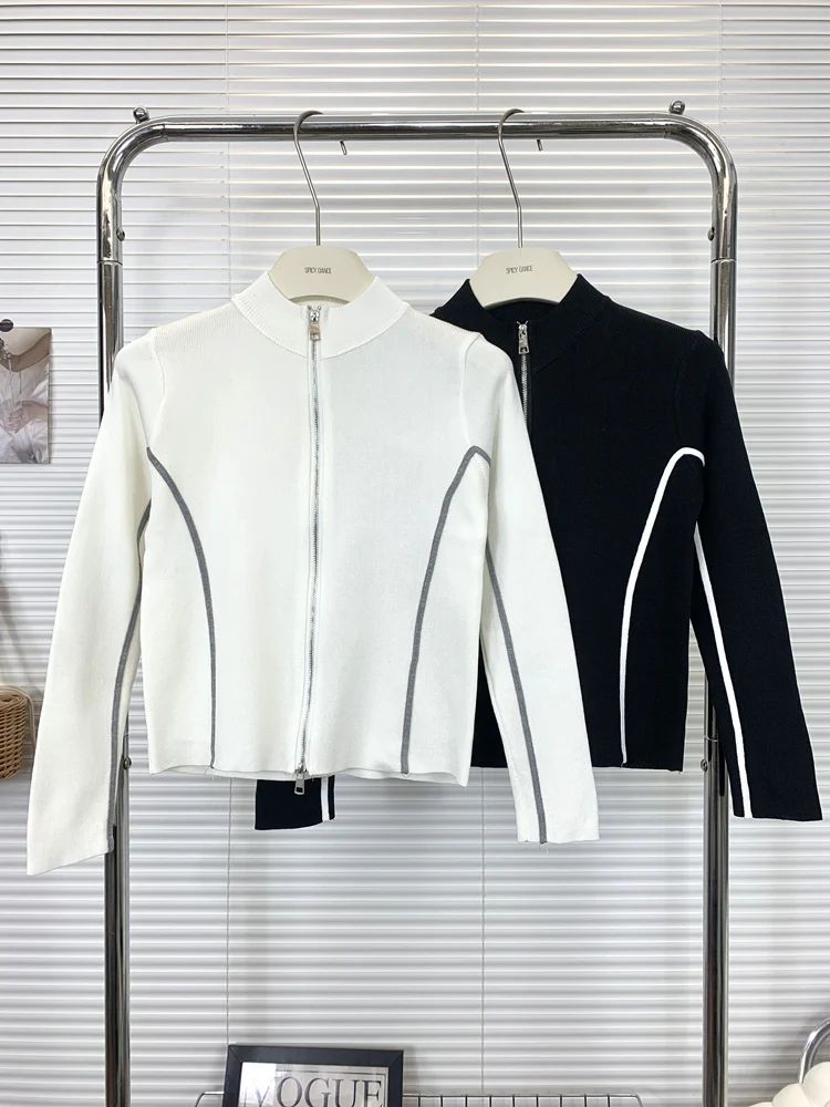 Women's Short Knitted Sweater Coat Dual Zipper Half High Collar Retro Fit Spring Autumn Design Sense Double Layered Top
Women's Short Knitted Sweater Coat Dual Zipper Half High Collar Retro Fit Spring Autumn Design Sense Double Layered Top