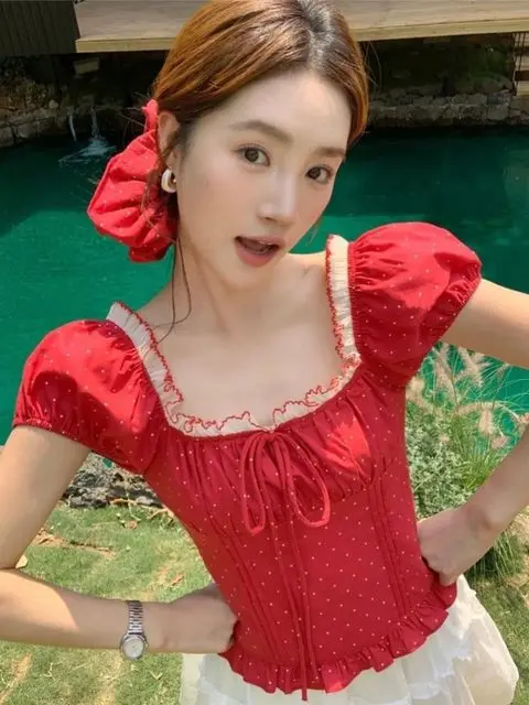 Sweet Women Tops 2025 Blusas Mujer De Moda Square Collar Puff Sleeve Tunic Shirts Vintage Polka Dot Bandage Bow Summer Blouses
Sweet Women Tops 2025 Blusas Mujer De Moda Square Collar Puff Sleeve Tunic Shirts Vintage Polka Dot Bandage Bow Summer Blouses